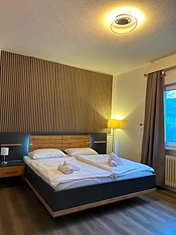 Riverside Airport Hotel