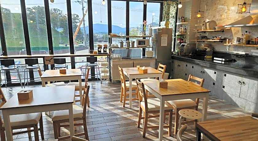 Gyeongju BongwhangMansion