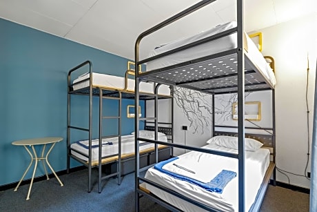 Bed in 4-Bed Mixed Dormitory Room