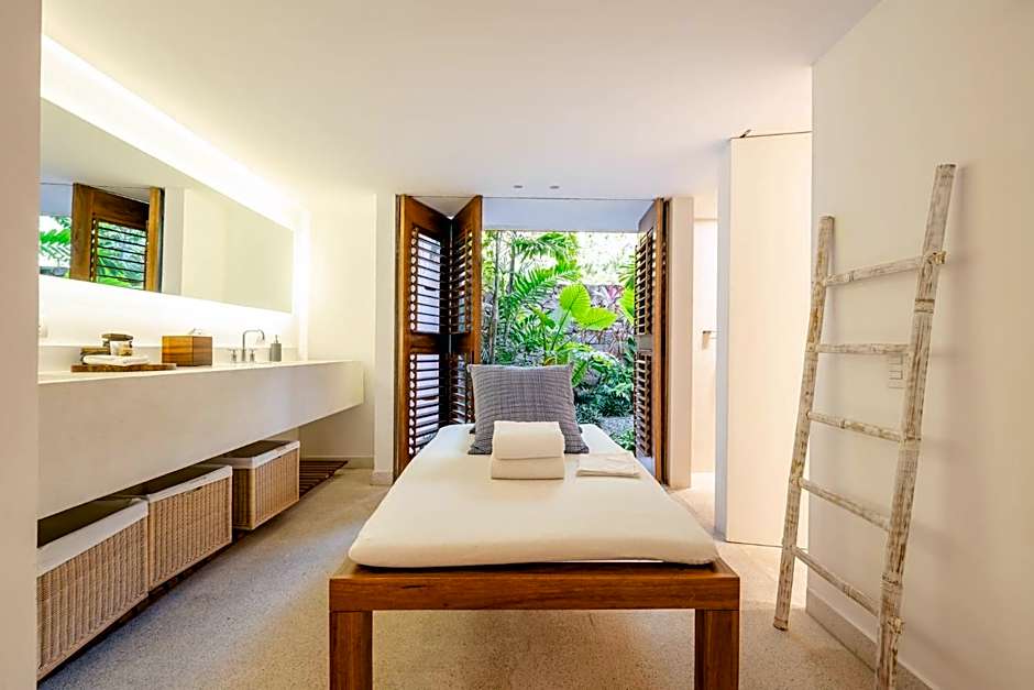 El Careyes Club & Residences