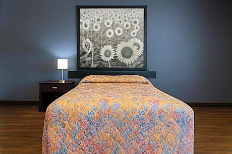 Queen Bed