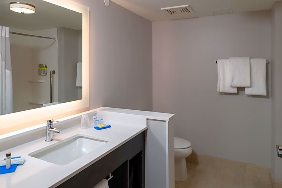 Holiday Inn Express and Suites Tulsa Downtown - Arts District By IHG