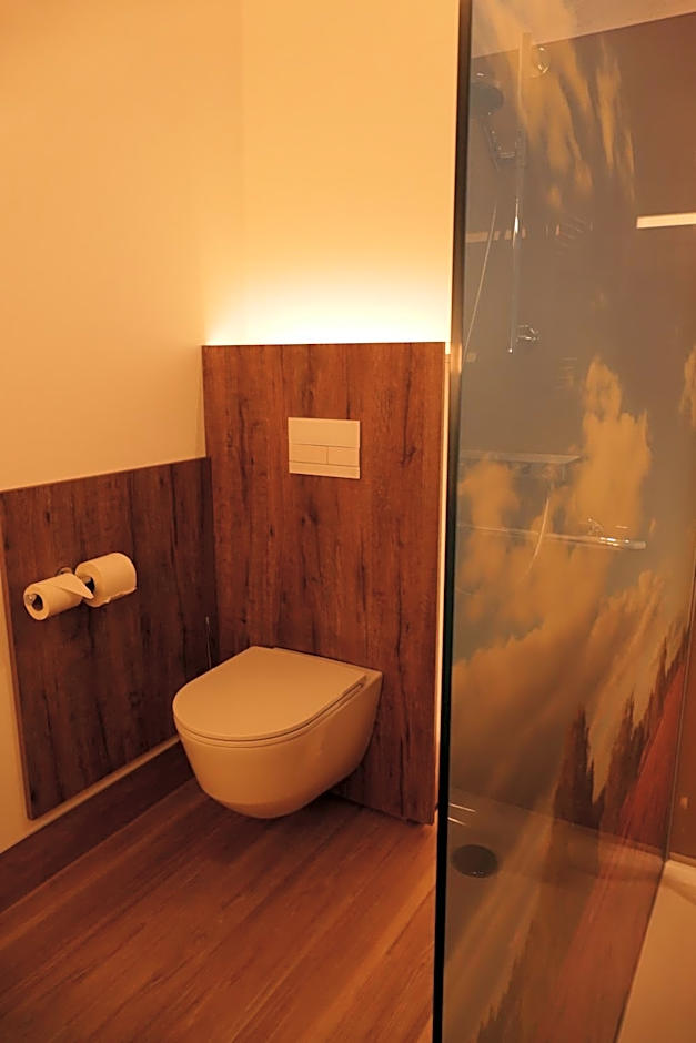 Meyn's Apartments & Hotel