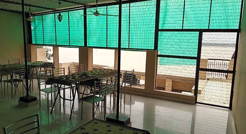 Dwivedi Hotels - Palace On Steps