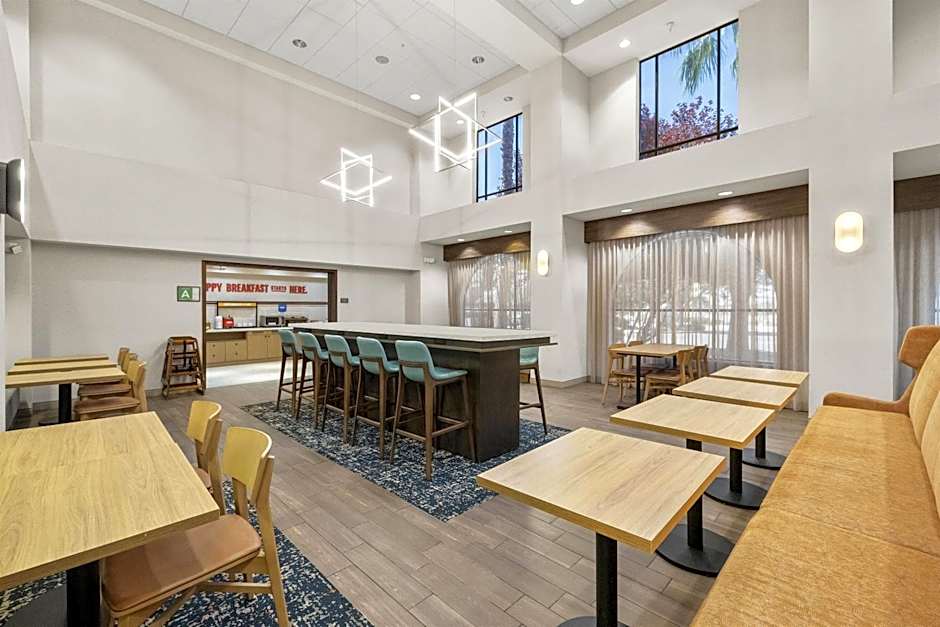 Hampton Inn & Suites Lancaster