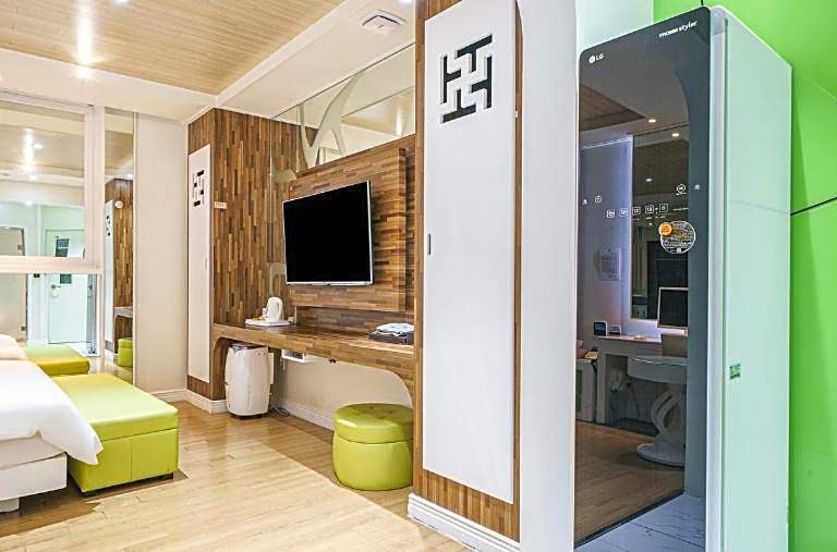 Zara Hotel Peace Square