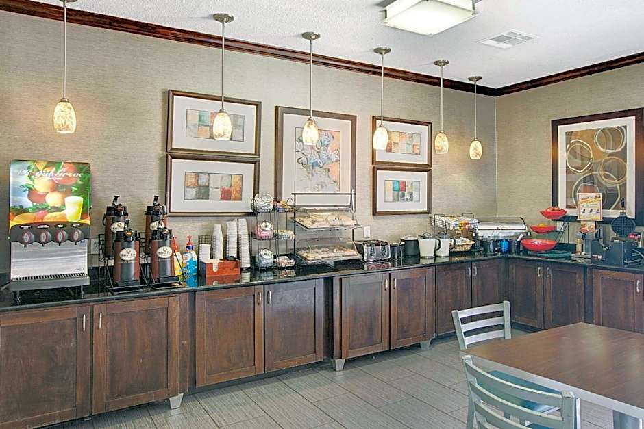 Ramada by Wyndham Houston Intercontinental Airport South