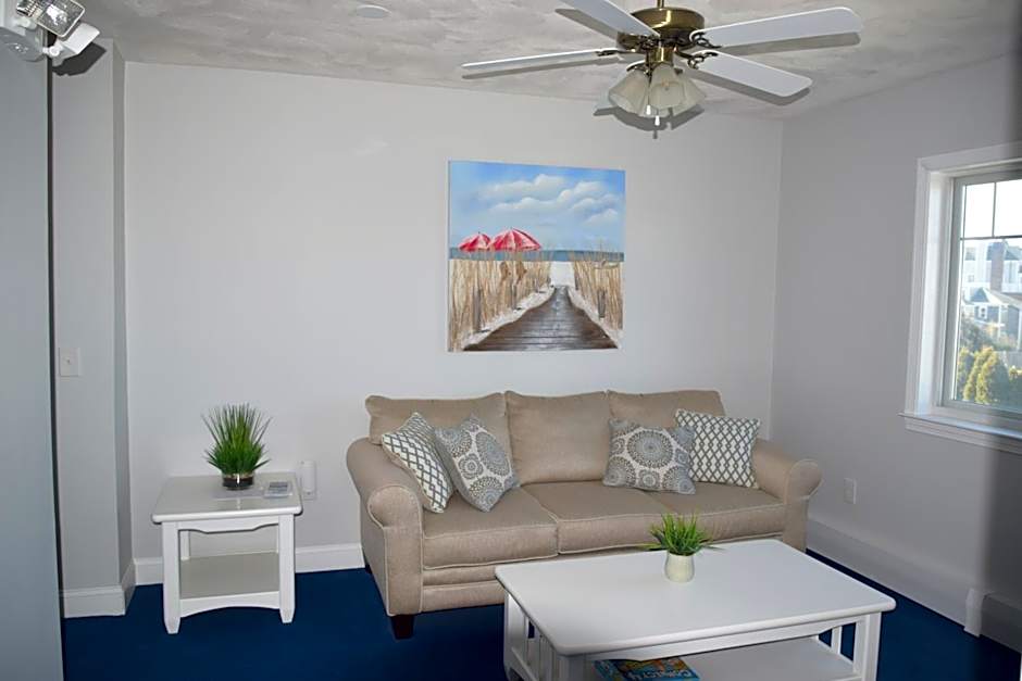Rhea's Inn by the Sea