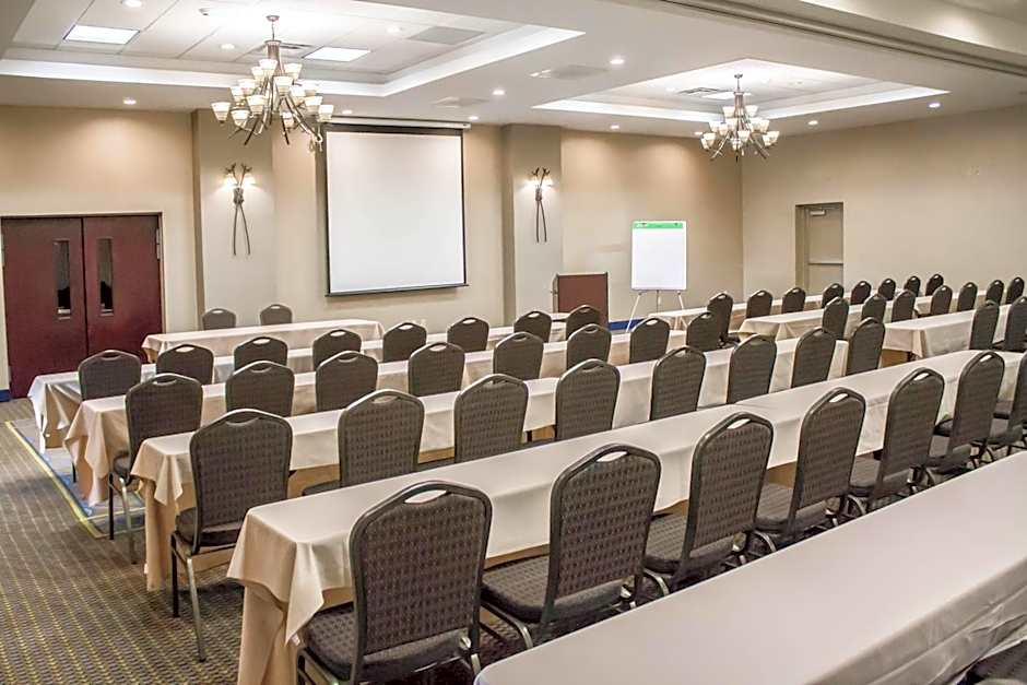 Holiday Inn Express & Suites Albany Airport - Wolf Road By IHG