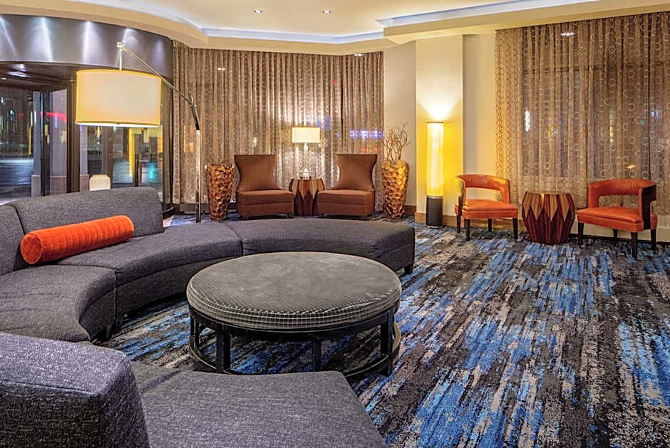 DoubleTree Suites By Hilton Minneapolis