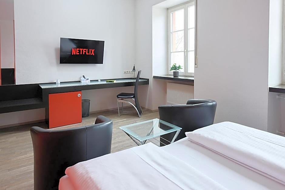 Hotel Villa-Bassermann, stilvoll, 2 Min zum Schloss, schnelles WLAN & Parkplatz