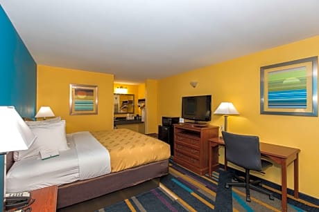 1 King Bed, Efficiency, Nonsmoking