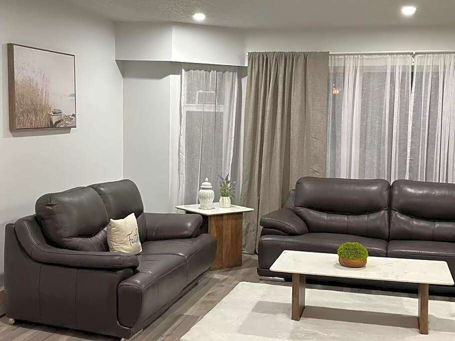 3 bedroom home for family Near Guildford