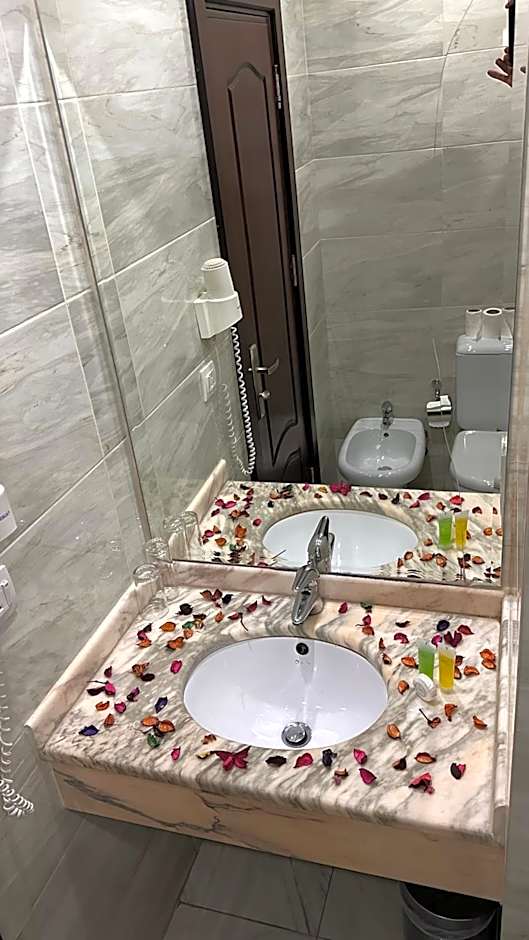 Sharah Mountains Hotel
