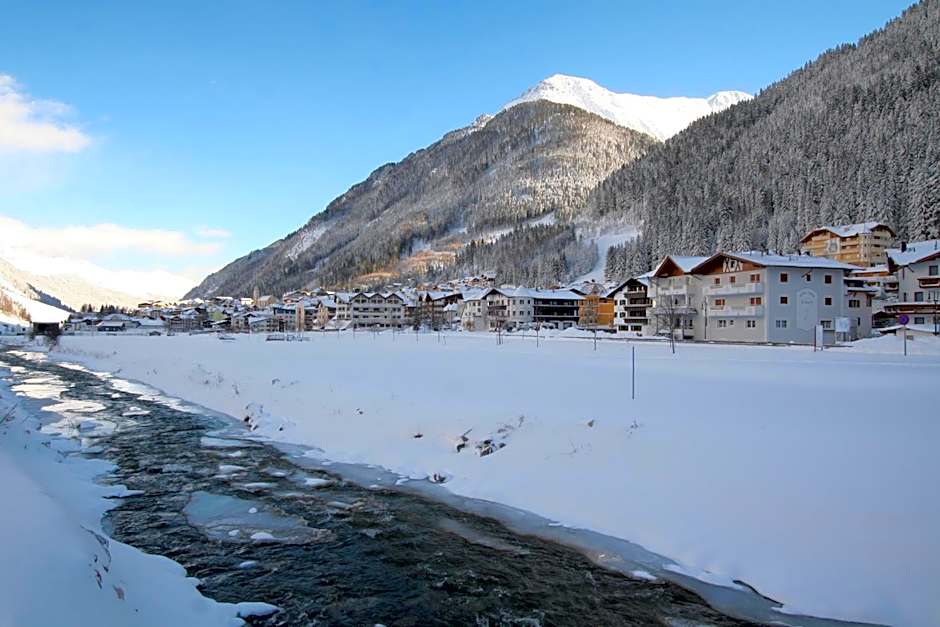 SCHMID Rooms & Apartments