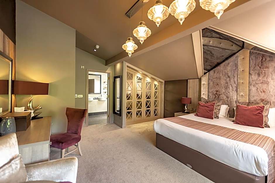 Red Hall Hotel