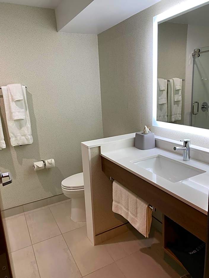 Holiday Inn Express and Suites Chatsworth By IHG