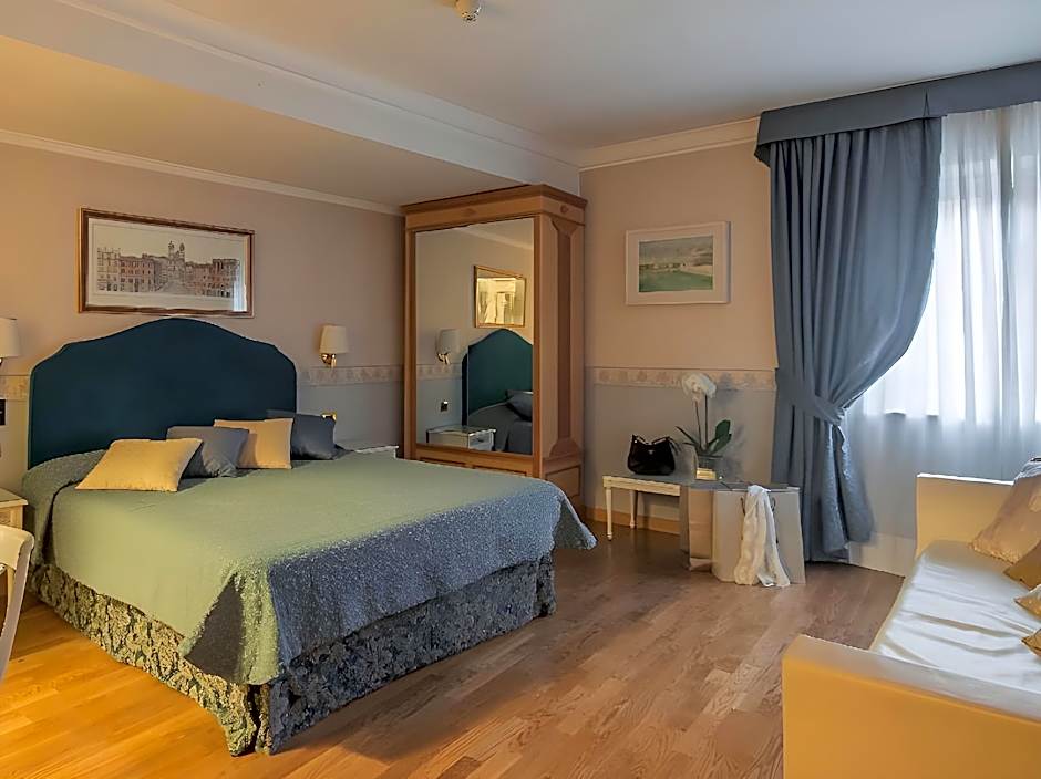 Hotel Cecil