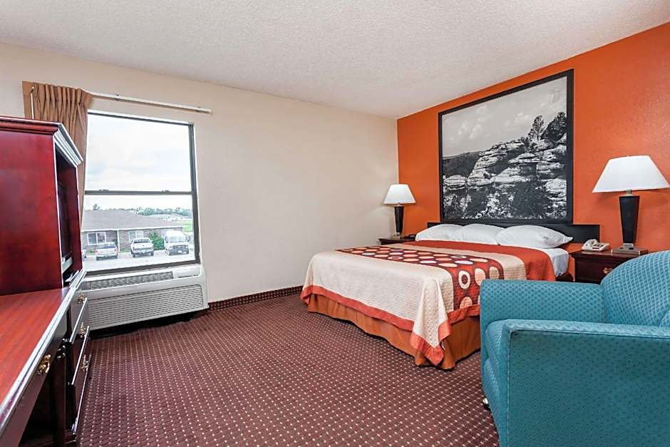 Super 8 by Wyndham Harrisburg