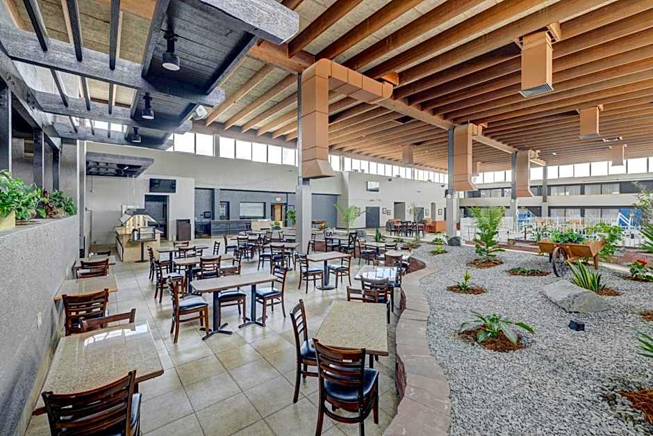 Riverside Hotel