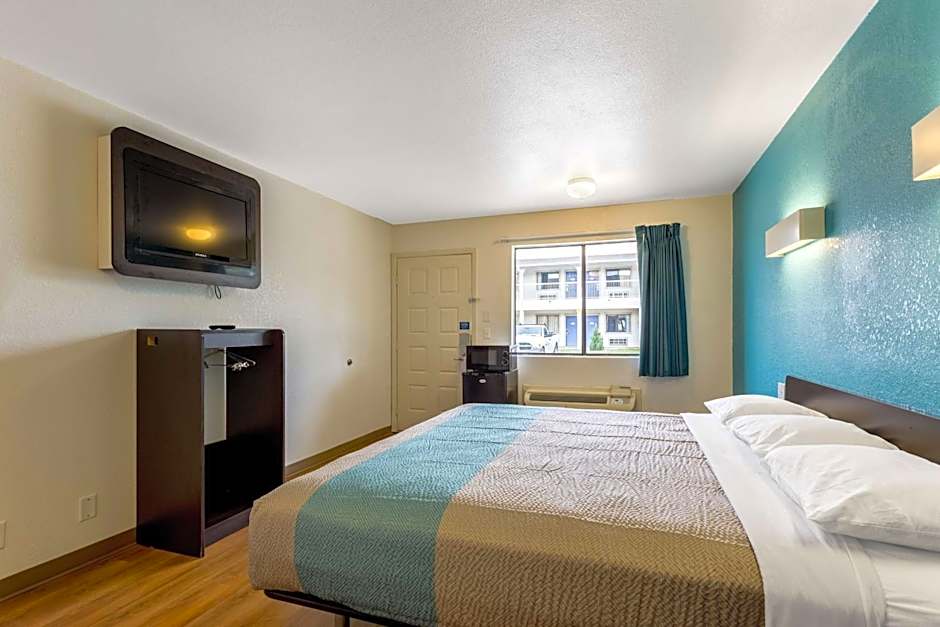 Motel 6-Bryan, TX - College Station