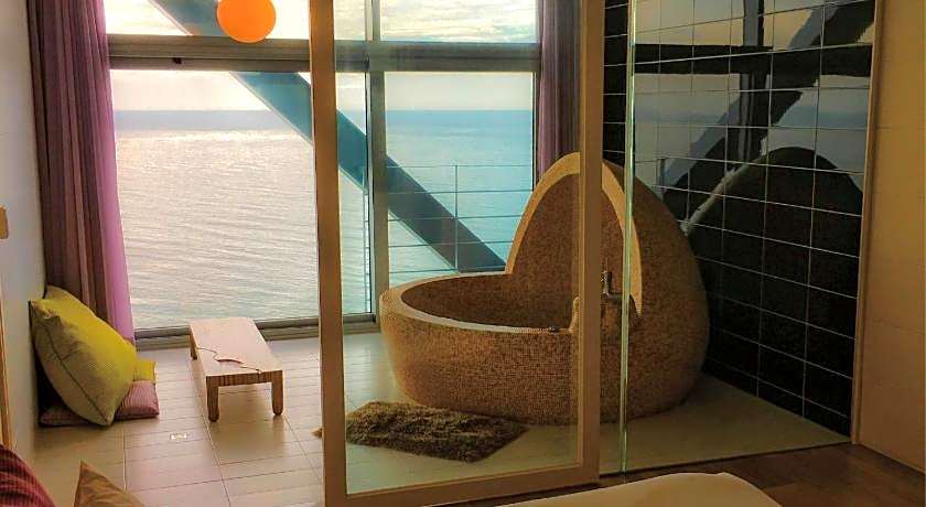 Haslla Art World Museum Hotel