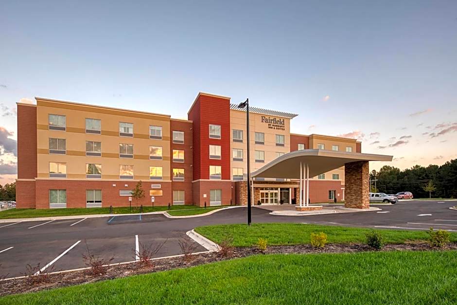 Fairfield Inn & Suites by Marriott Charlotte Belmont