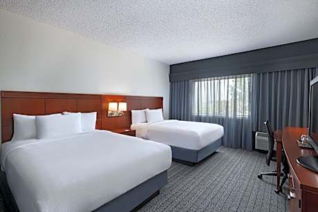 Room, 2 Queen Beds (Hearing Accessible)