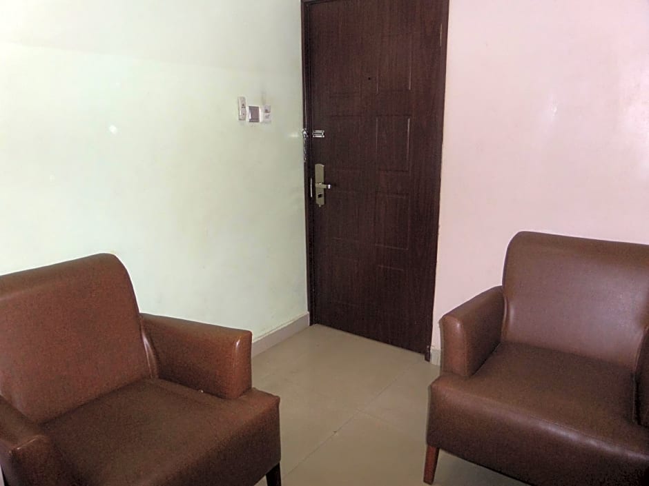 Downtown Royal Hotel GRA