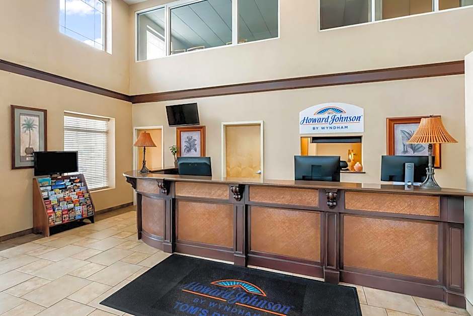 Howard Johnson Hotel by Wyndham Toms River