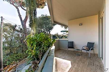 One-Bedroom Apartment with Balcony (3 Adults)