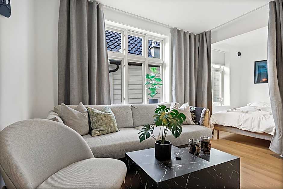 Homerentals Apartments - Behind Bryggen & historic cobblestone streets - 2 Floor renovated from february 2025