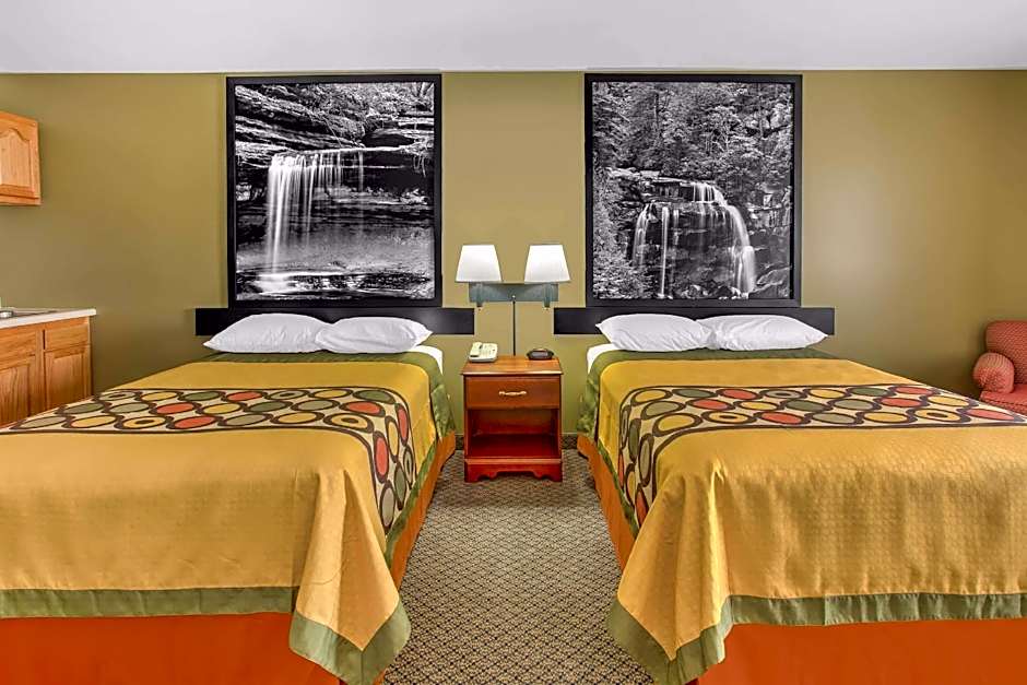 Photo 1 of 1 of Efficiency 2 Queen Beds