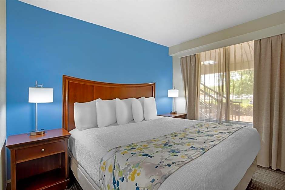 Best Western Inn & Suites Monroe