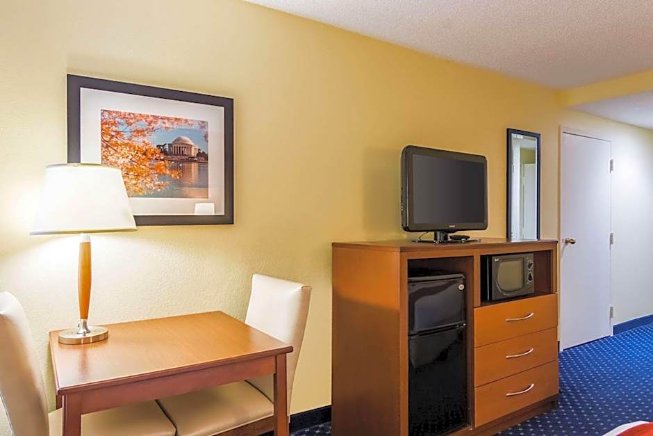 Comfort Inn At Joint Base Andrews