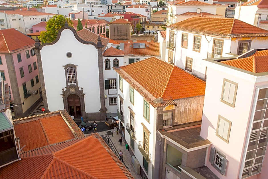 Five Design Rooftop by Storytellers