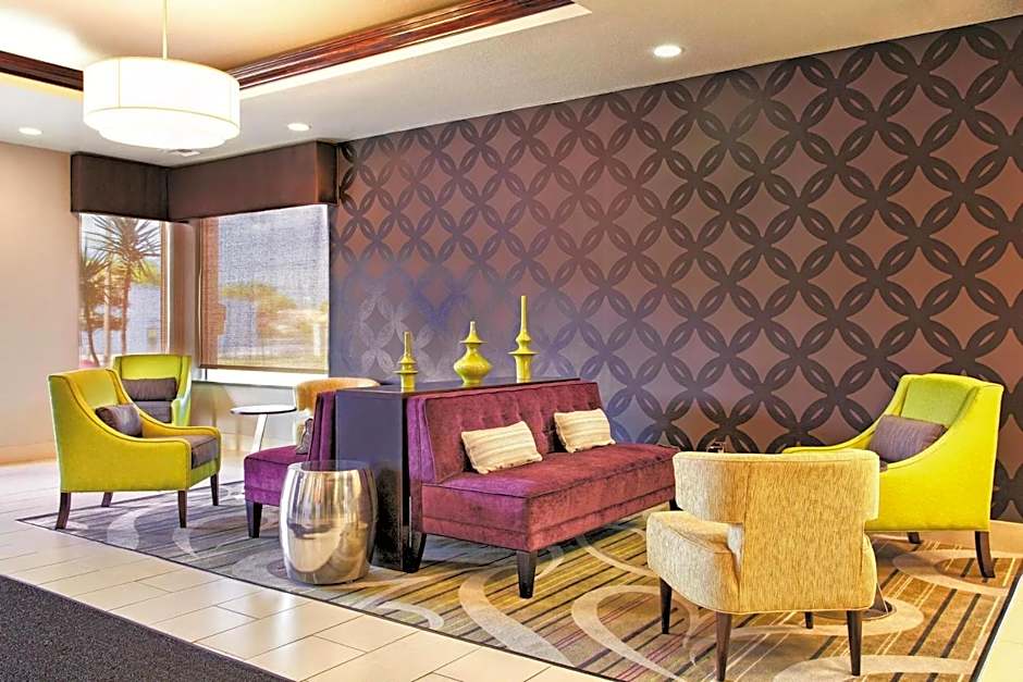 La Quinta Inn & Suites by Wyndham Tampa South