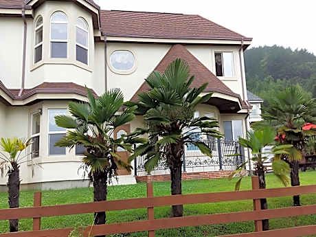 Pension Manoa
