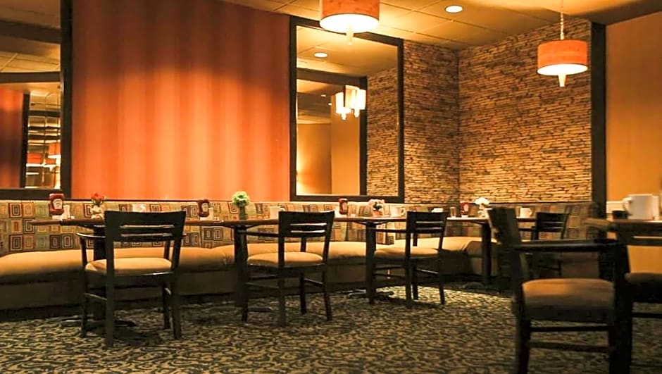 Magnuson Grand & Conference Center Somerset-Bridgewater