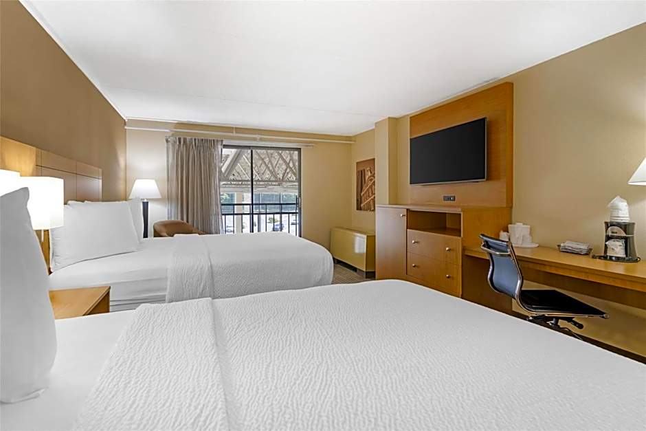 Best Western Royal Plaza Hotel And Trade Center