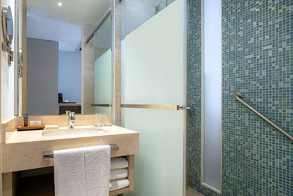 Courtyard By Marriott Santa Marta Resort