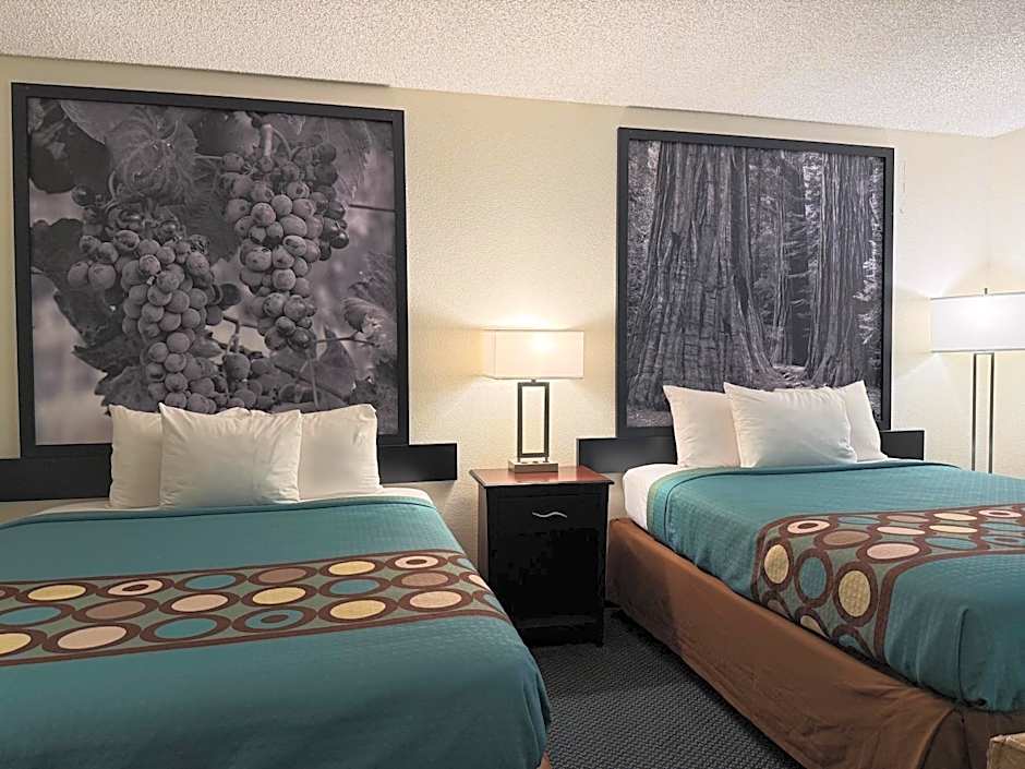 Super 8 by Wyndham Selma/Fresno Area
