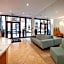 Hotel H12