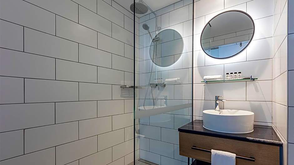 Oaks Wellington Hotel