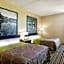 Super 8 by Wyndham Plattsburgh