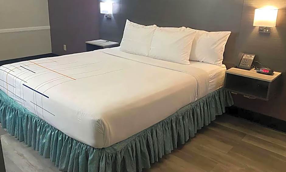 La Quinta Inn & Suites by Wyndham Bakersfield South