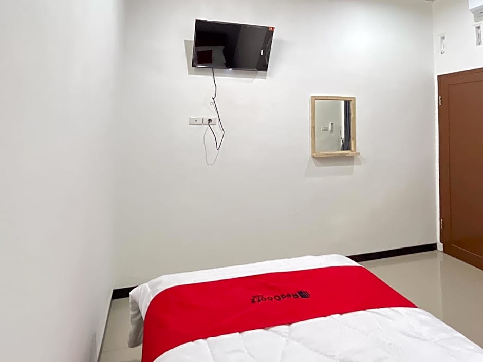 RedDoorz @ Rose House Simpang Pemda Medan Selayang