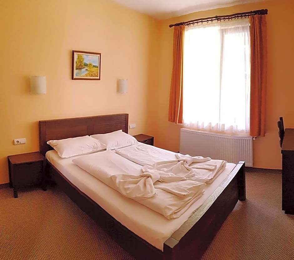 Family Hotel Chiflik Hills