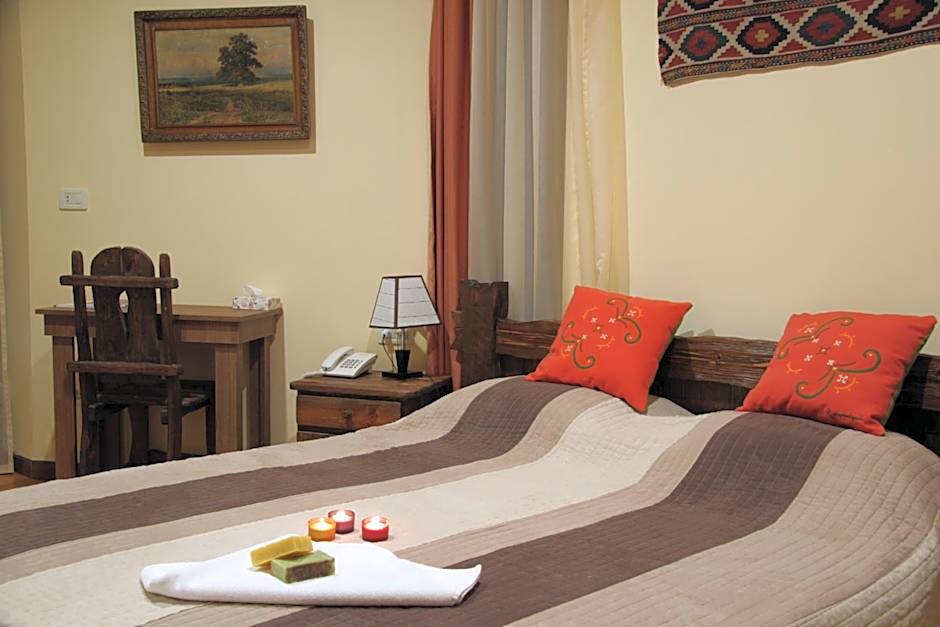 Silk Road Hotel
