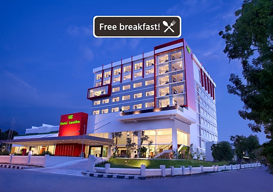 Photo 1 of 30 of Hotel Santika Palu